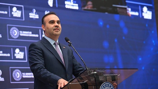 Bakan Kacır'dan gençlik ve sanayi projelerine ilişkin önemli açıklamalar