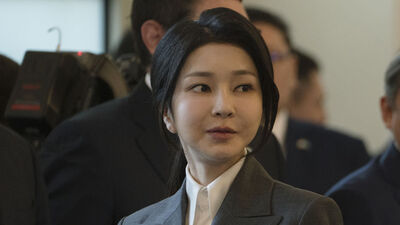 Eski devlet başkanının eşine tutuklama kararı