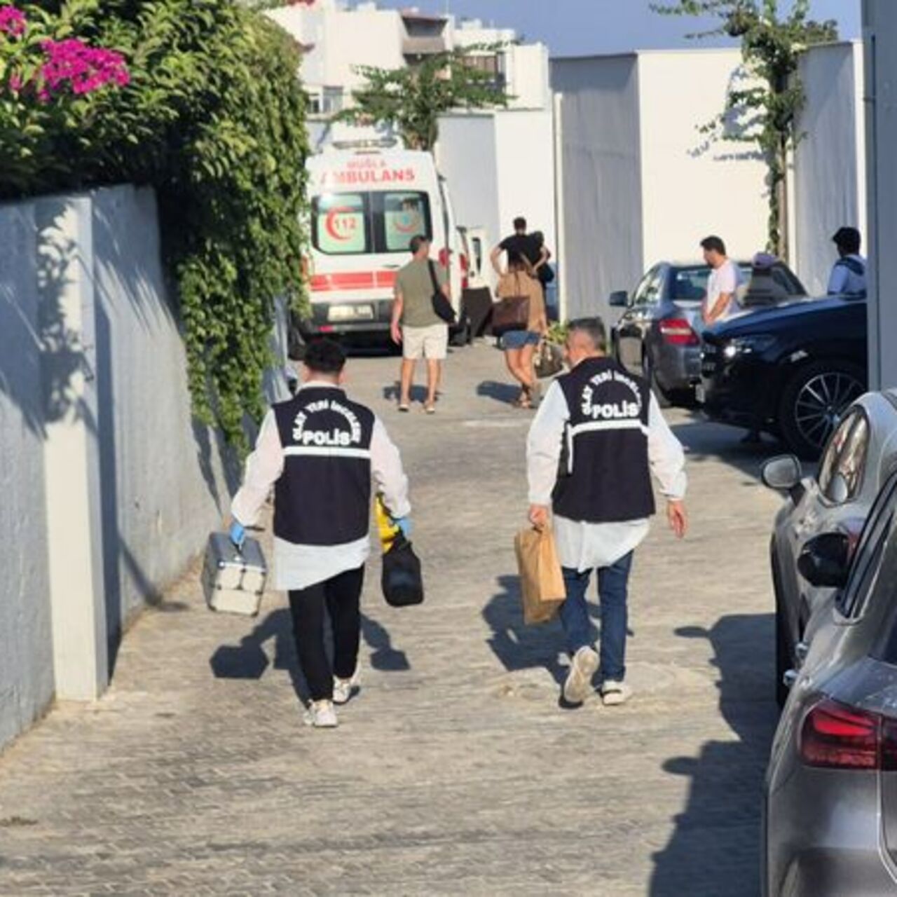  İki sevgili başından vurulmuş halde bulundu