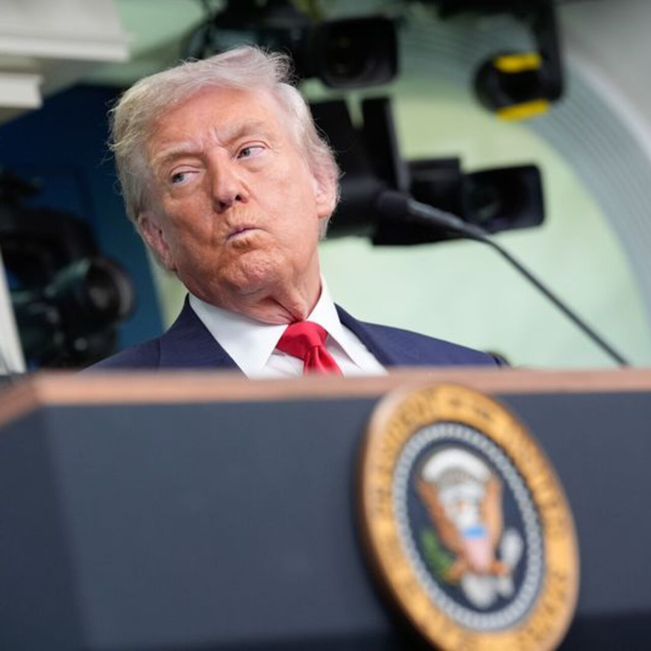 Trump, Putin'den önce Zelenskiy ve Avrupalı liderlerle görüşecek