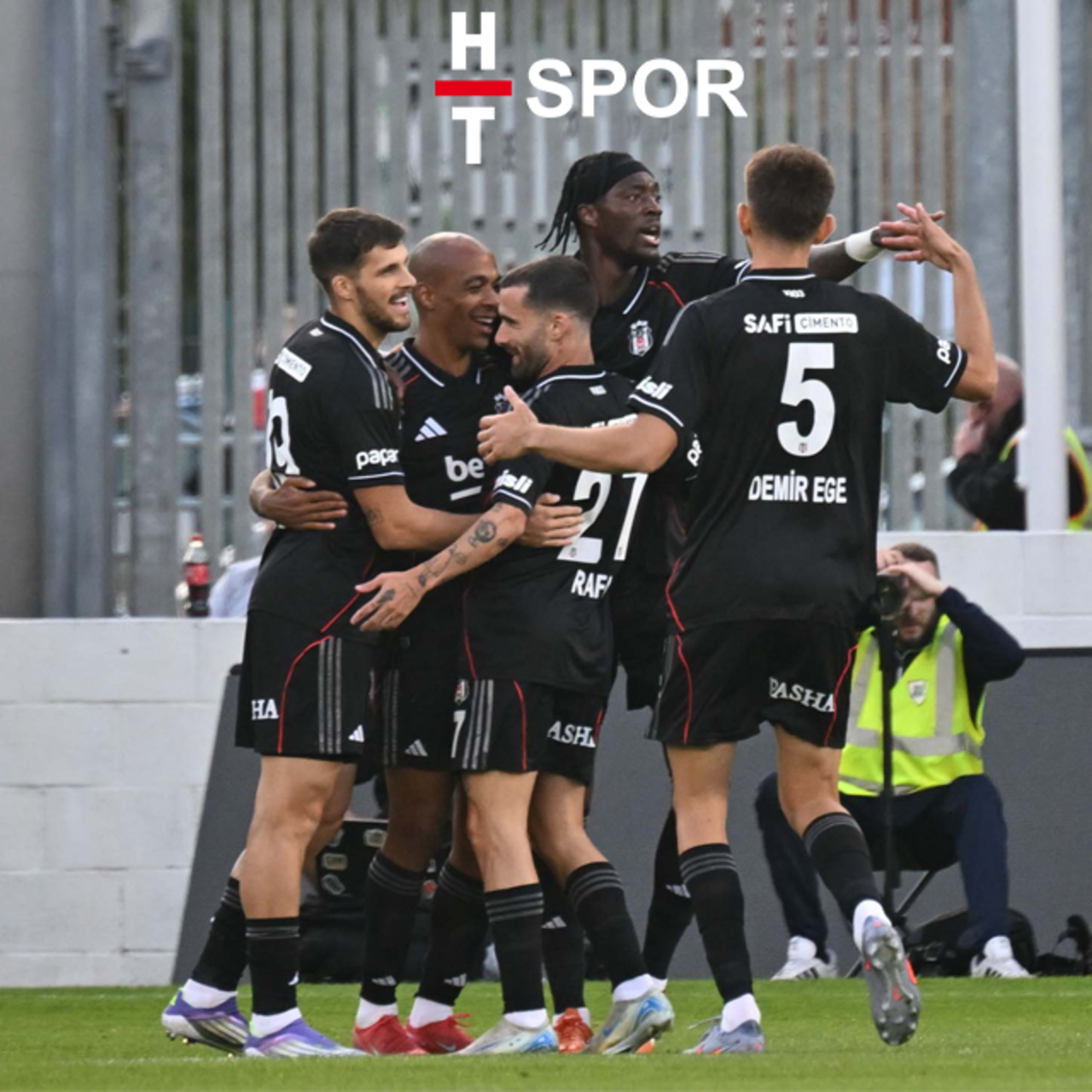 Beşiktaş - St. Patrick's maçı HT Spor'da!