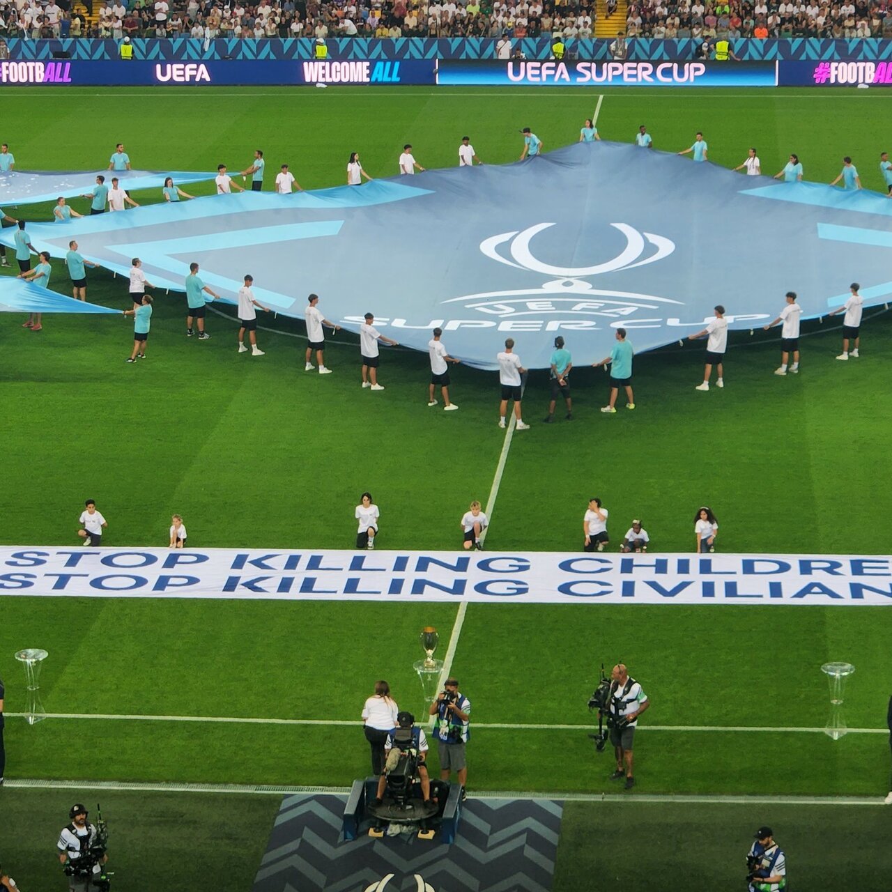 UEFA'dan Süper Kupa finalinde pankart!