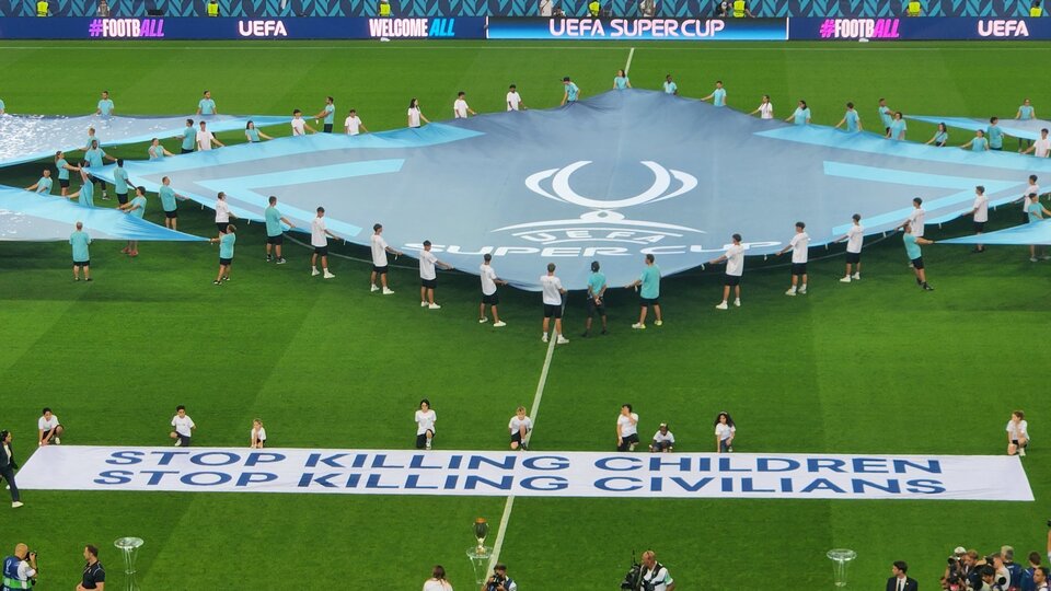 UEFA'dan Süper Kupa finalinde pankart!