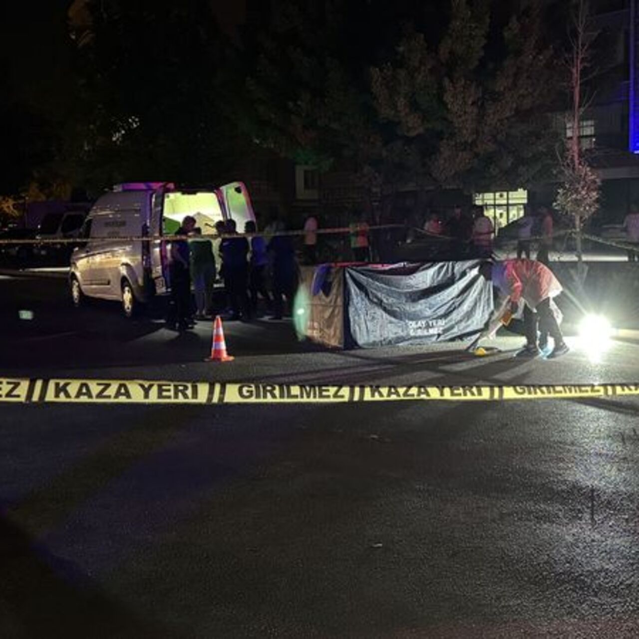 Ticari aracın çarptığı yaya öldü; sürücü kaçtı