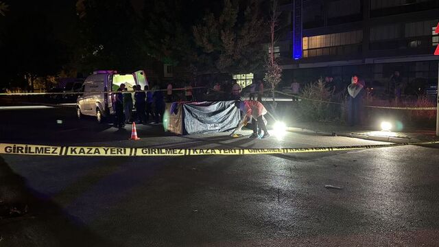 Ticari aracın çarptığı yaya öldü; sürücü kaçtı