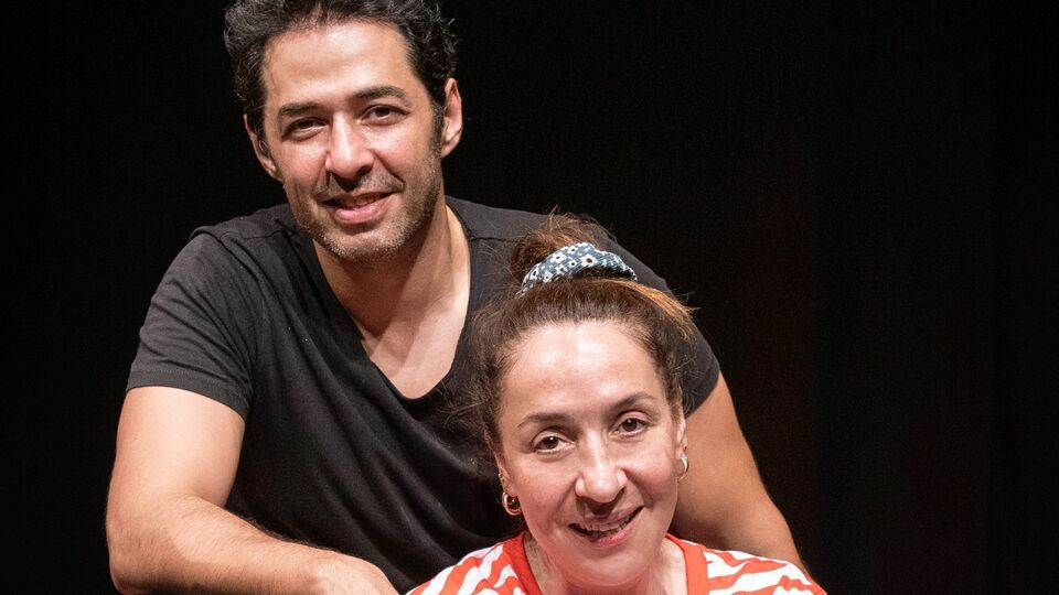 Binnur Kaya ve Mert Fırat Açık İlişki oyunuyla ilk kez sahnede