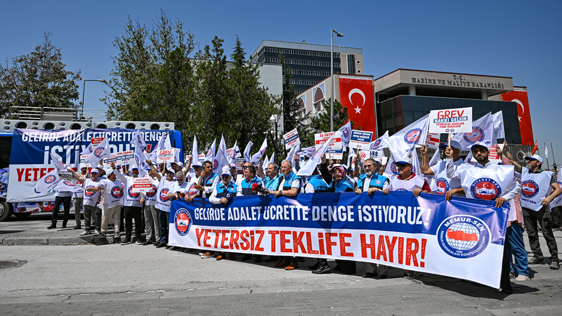 Memur Sendikalarından Şok Açıklama: Hükümetin Zam Teklifi 'Köprüden Önce Son Çıkış' mı?