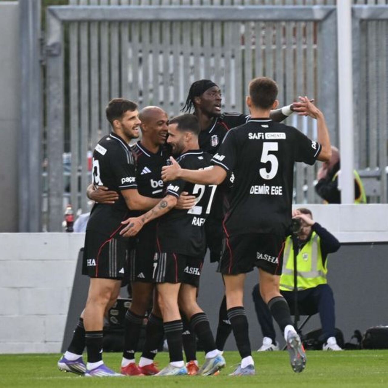 Beşiktaş tur atlarsa rakibi Lausanne!