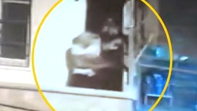 Balkondan balkona silahlı çatışma!