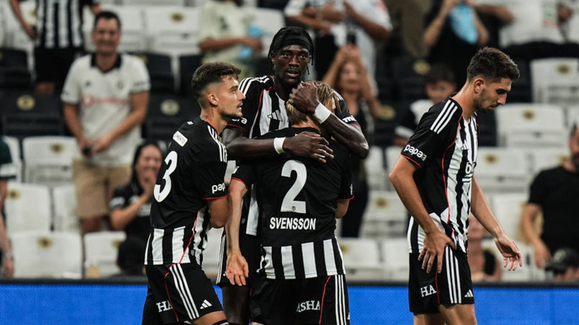 Beşiktaş, St. Patrick's'ı 3-2 Mağlup Etti: Heyecan Dorukta!