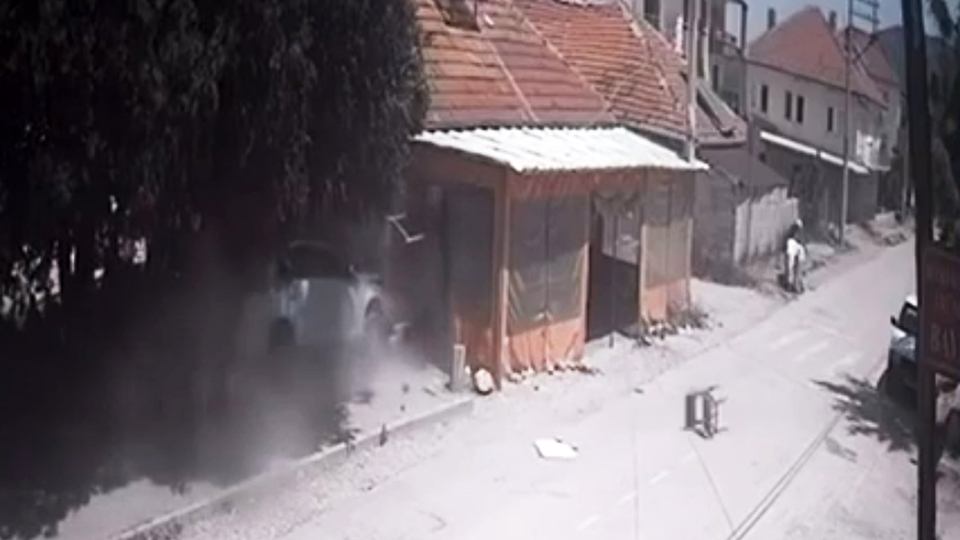 Kahvehaneye girdi, ölüme yol açtı!