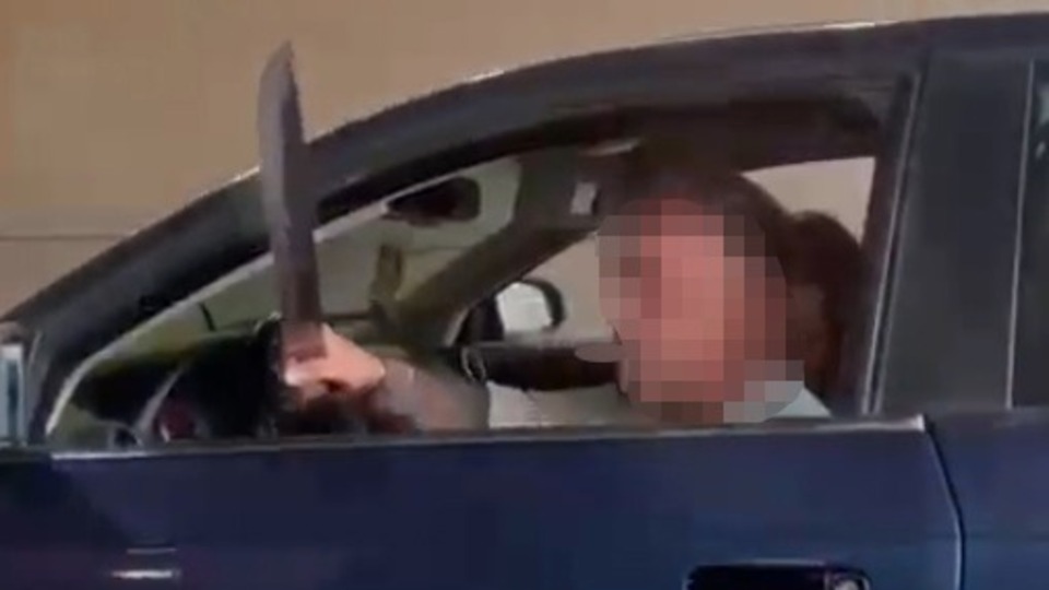 Döner bıçaklı maganda yakalandı!