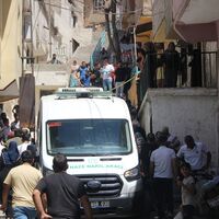 Anne ve babası ölü bulundu! 5 yaşındaki Dicle kayıp!