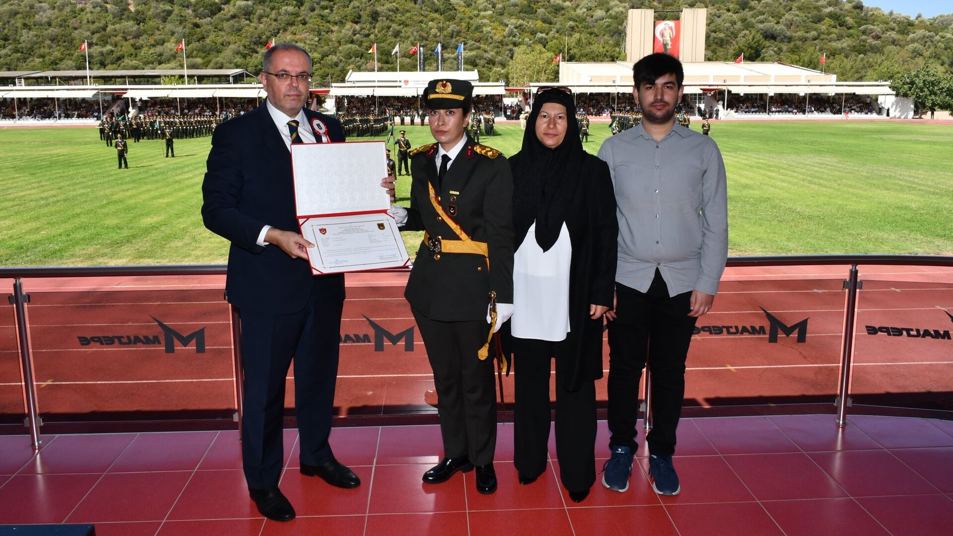 Şehit Ömer Halisdemir'in Kızından Gururlandıran Başarı: Artık Bir Teğmen!