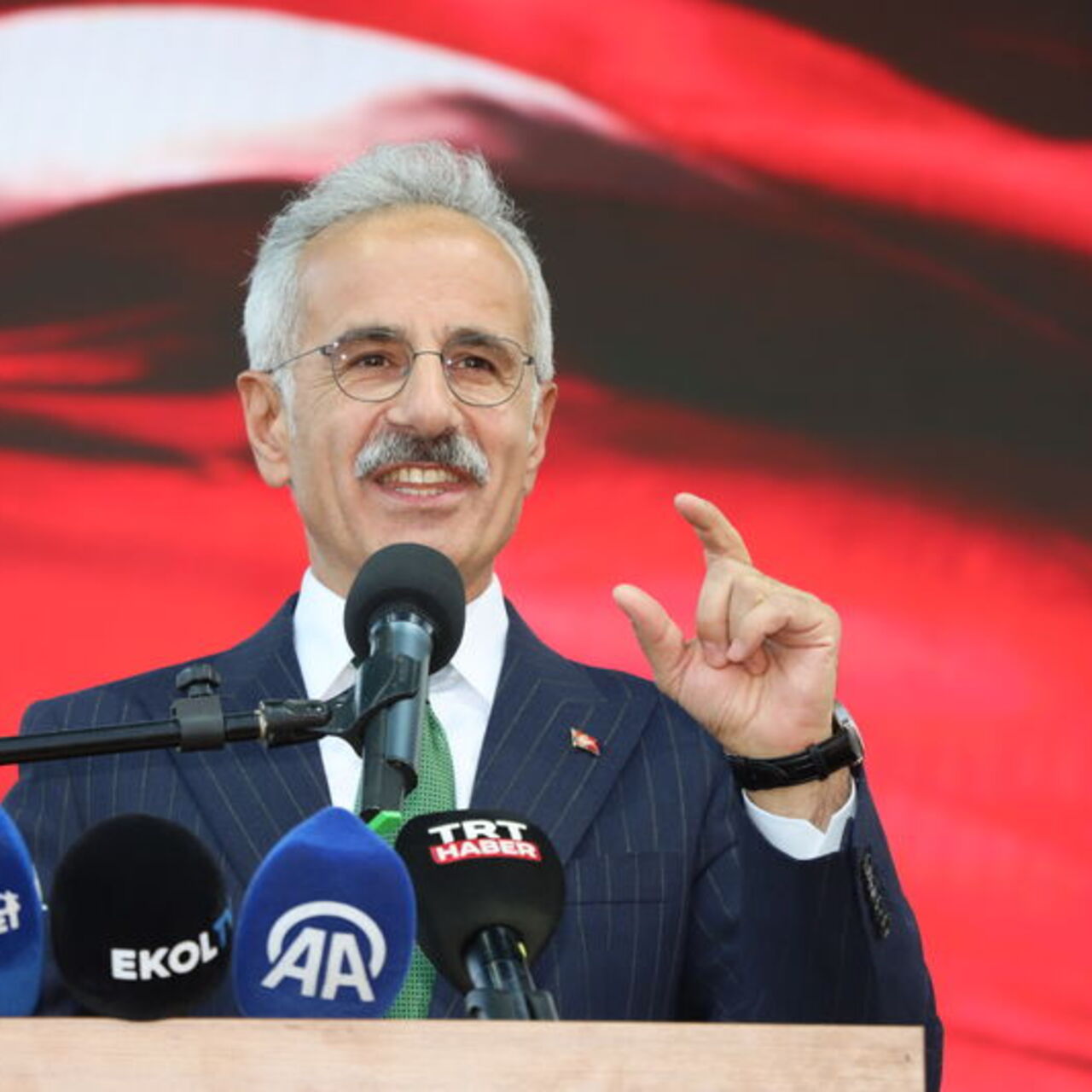 Kırşehir'de Bakan Uraloğlu: "Bereketli ve verimli topraklarımızı koruyalım, tarımımızı güçlendirelim!"