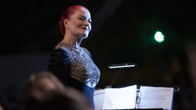 Seksilik ve o bitmek bilmeyen "Bizler ve onlar" ayrımı ve şu fotoğraf çektirme meselesi. Lütfen Türk halkına haksızlık etmeyiniz ey siz ünlüler