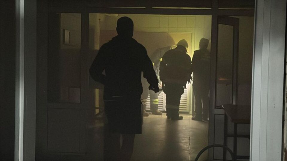 Belediye binasından dumanlar yükseldi