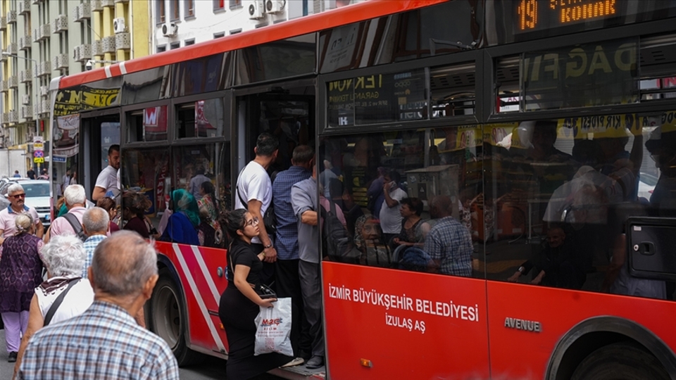 İzmir'de ulaşım ücretlerine zam