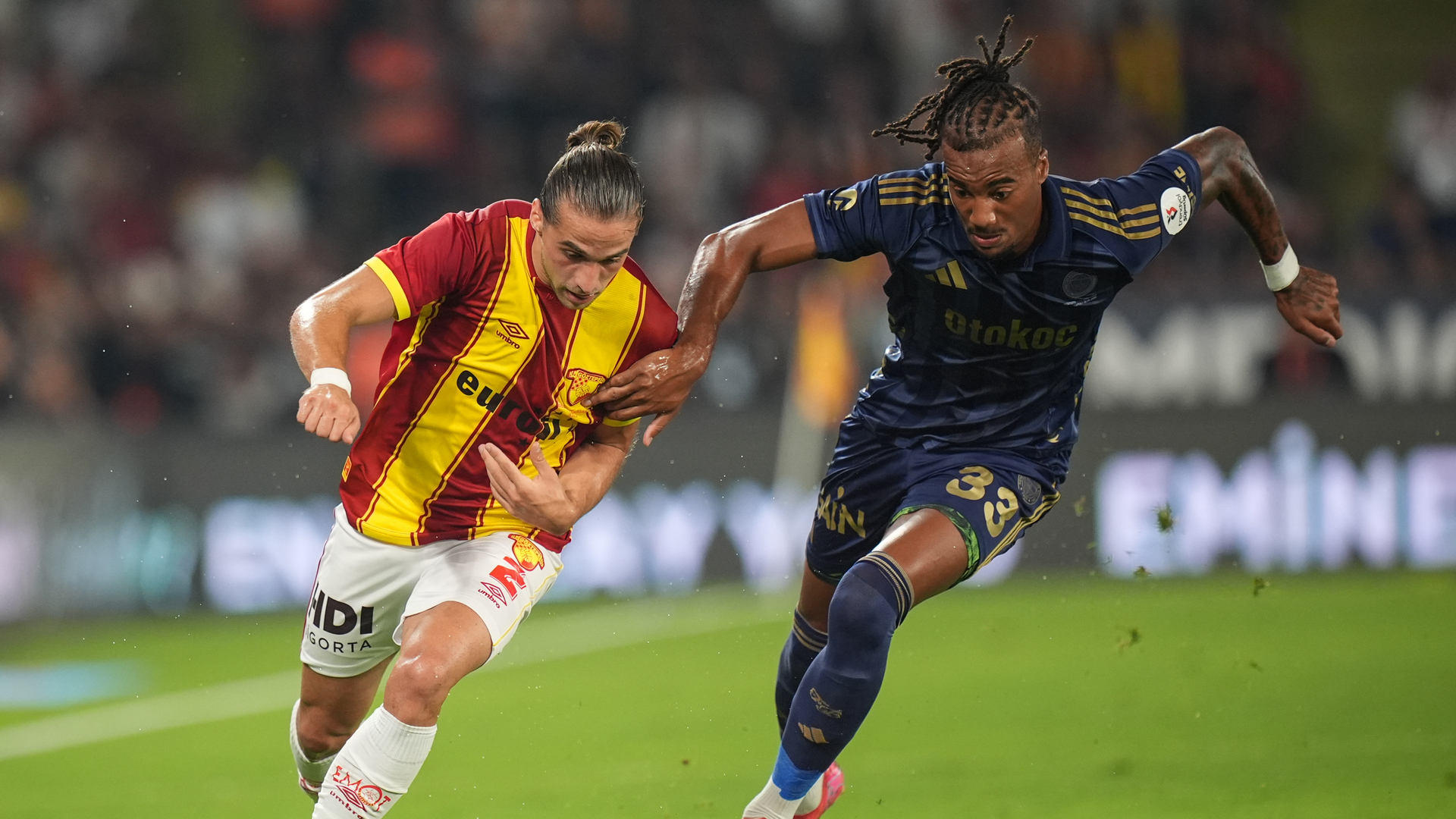 Göztepe-Fenerbahçe Maçı: Taraftarların Nefesini Kesen Bir Mücadele!