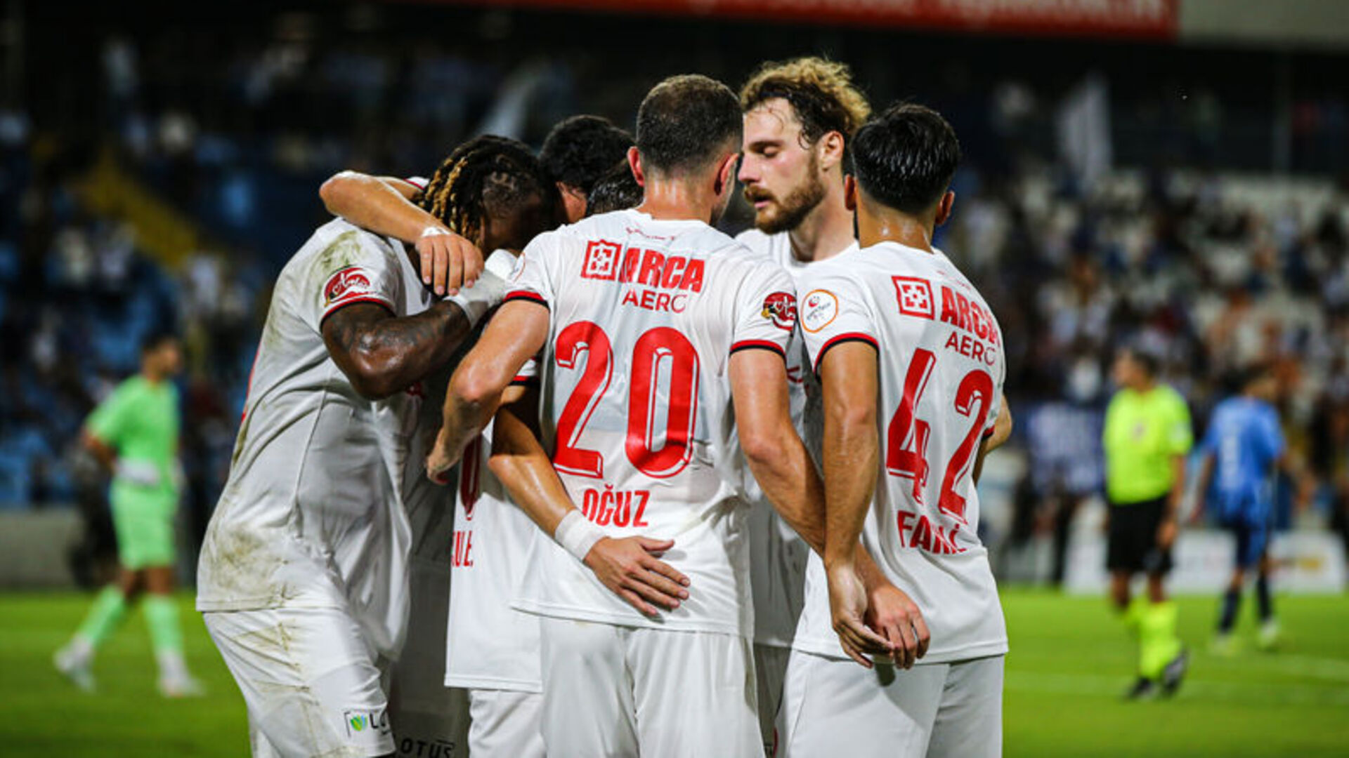 Çorum FK, Adana Demirspor'u 3-0 Mağlup Etti: Şok Skorun Ardındaki Detaylar!