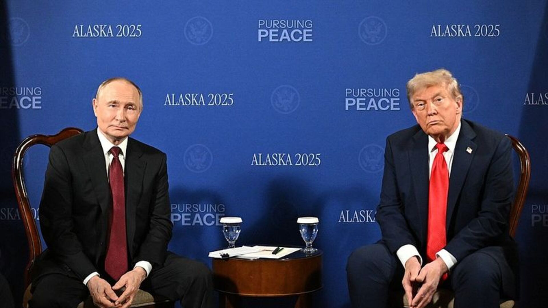 Trump'tan Şaşırtan Hamle: Rusya-Ukrayna-ABD Zirvesi İçin Kolları Sıvadı!