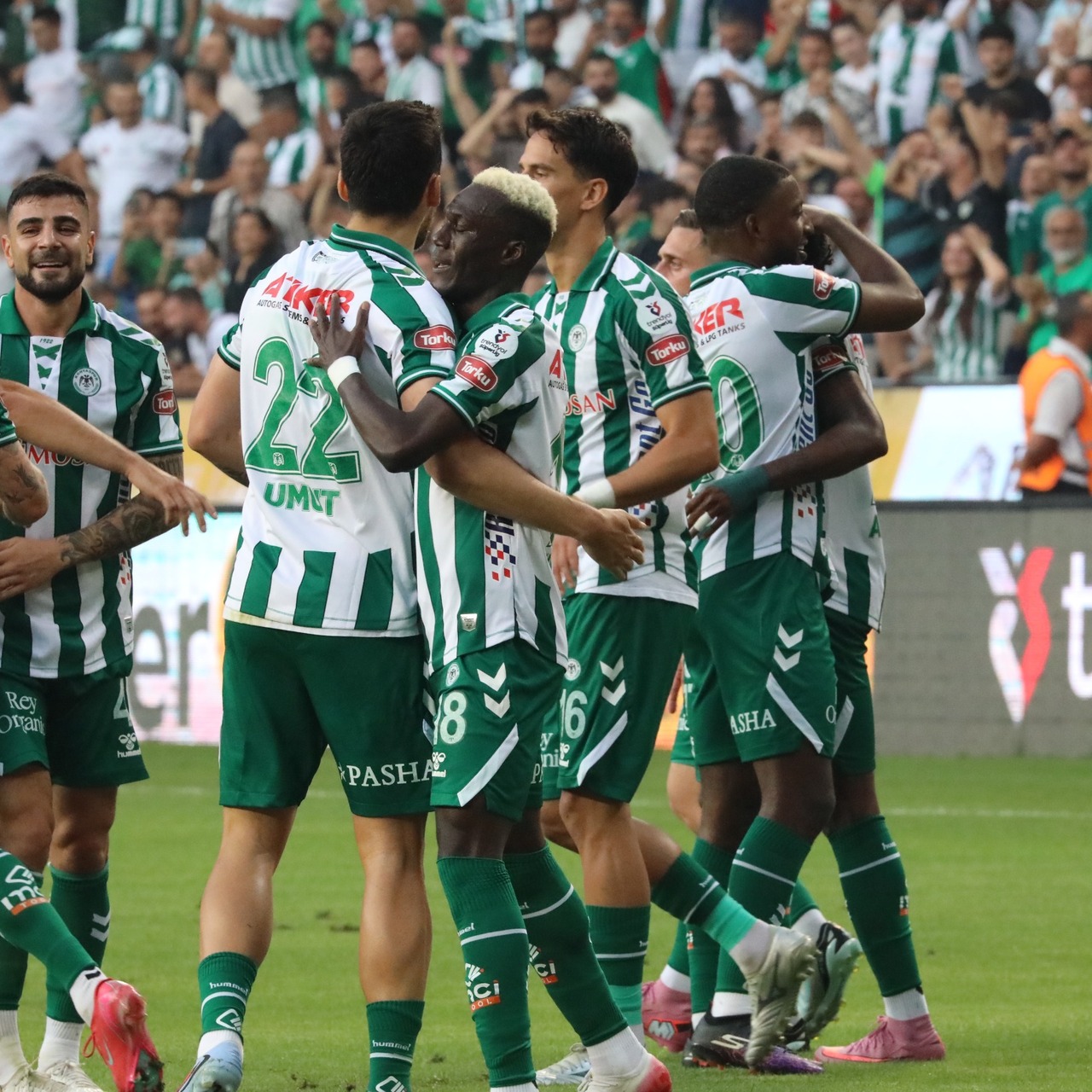 Konyaspor 3 puanı 3 golle aldı!