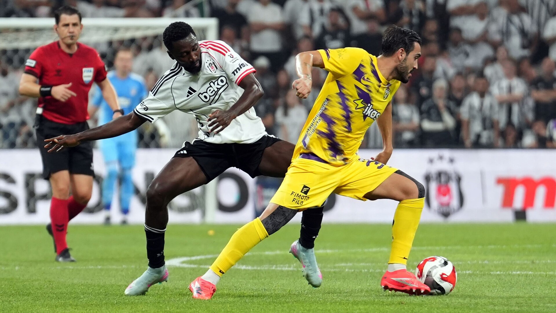 Beşiktaş'ta Yıldızlar Sahneye Çıkıyor: Ndidi ve Taylan İlk Kez Formalarıyla Buluştu!