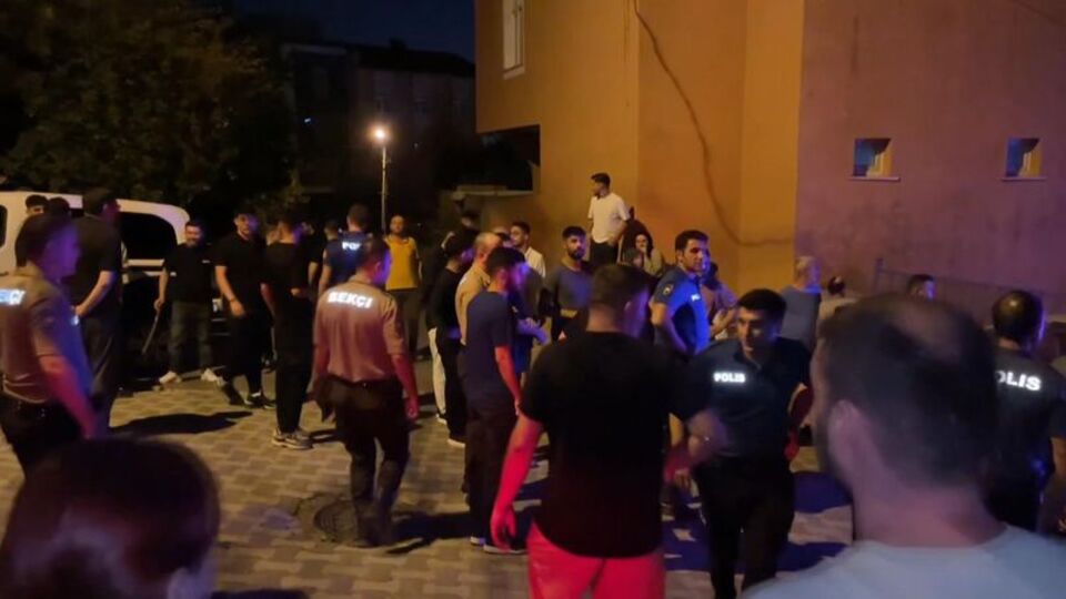 Sokakta bıçaklı saldırıya uğrayan kadın öldü