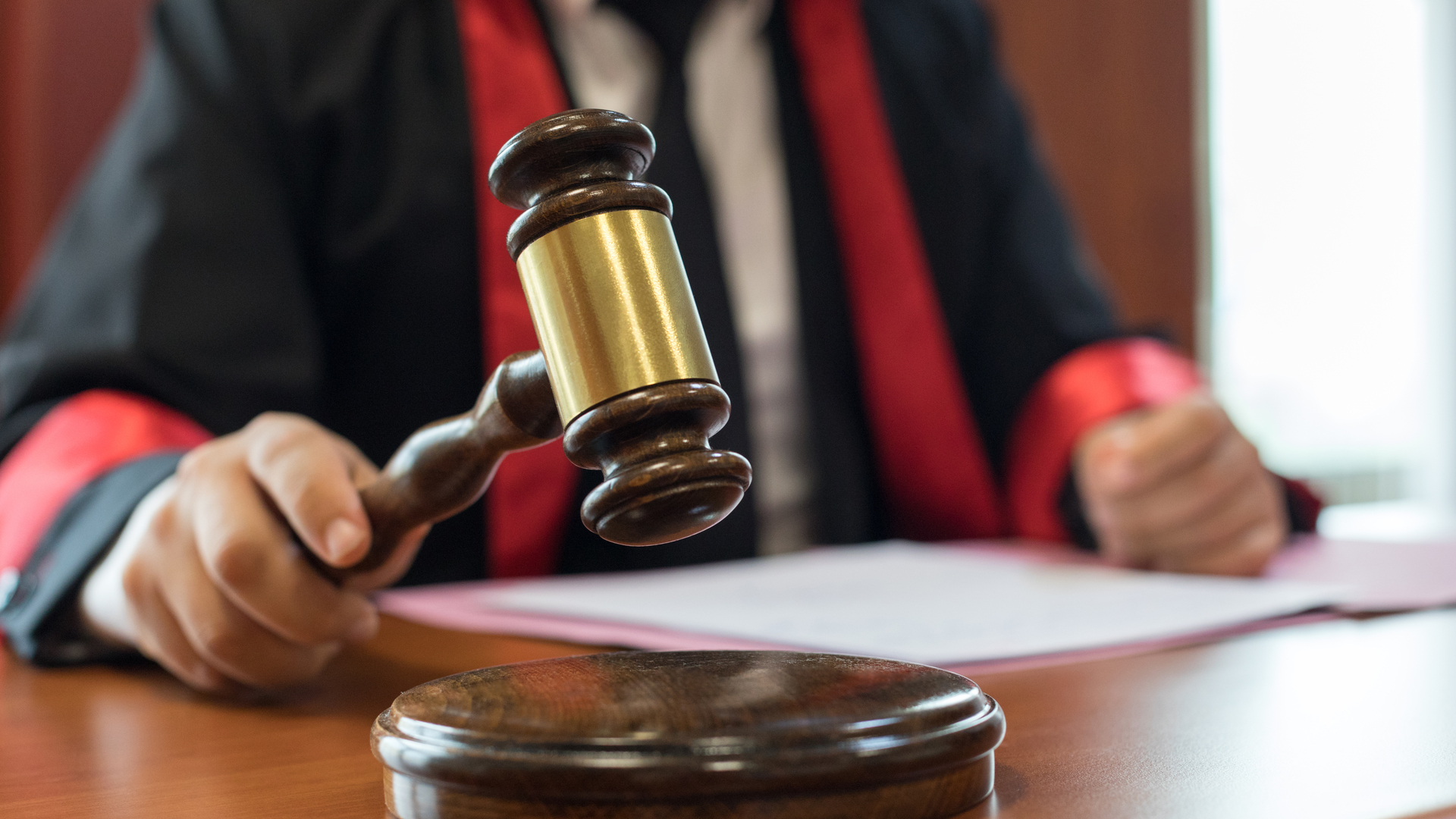 Kredi Notu Skandalı: Kadın Affedince Bankaların Gözünden Kaçan Detay!