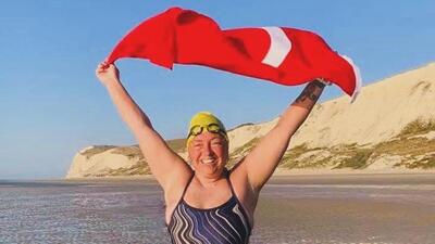 Uluarslan, Manş Denizi'ni geçen 7. Türk kadın oldu!