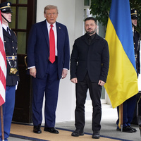 Zelenskiy bu kez takım elbise giydi