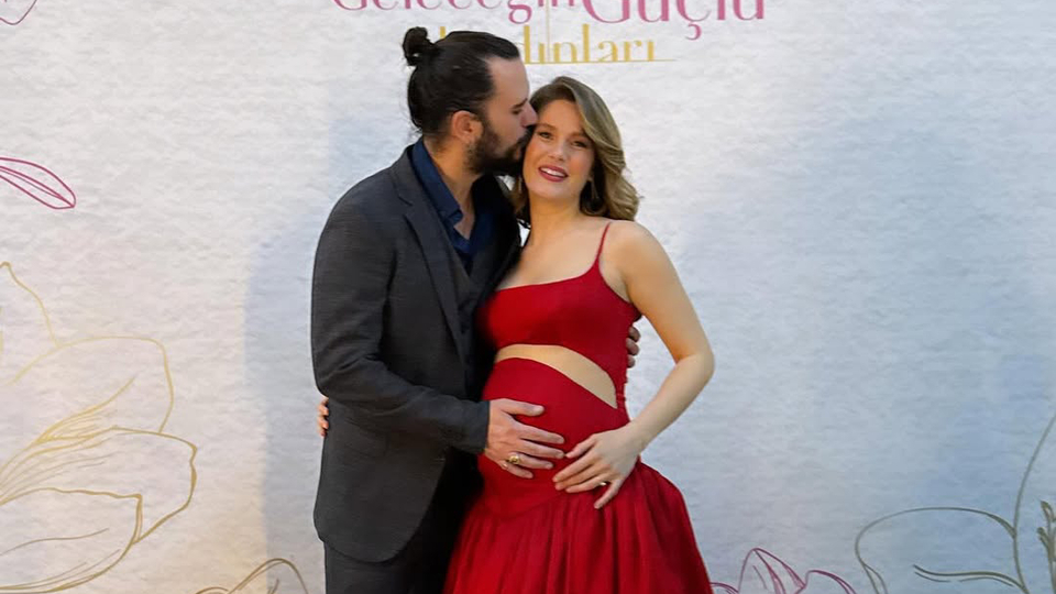 Kızını gizlice çeken kişiyi ifşa etti