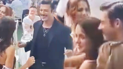 Nişanda karşılıklı oynadılar