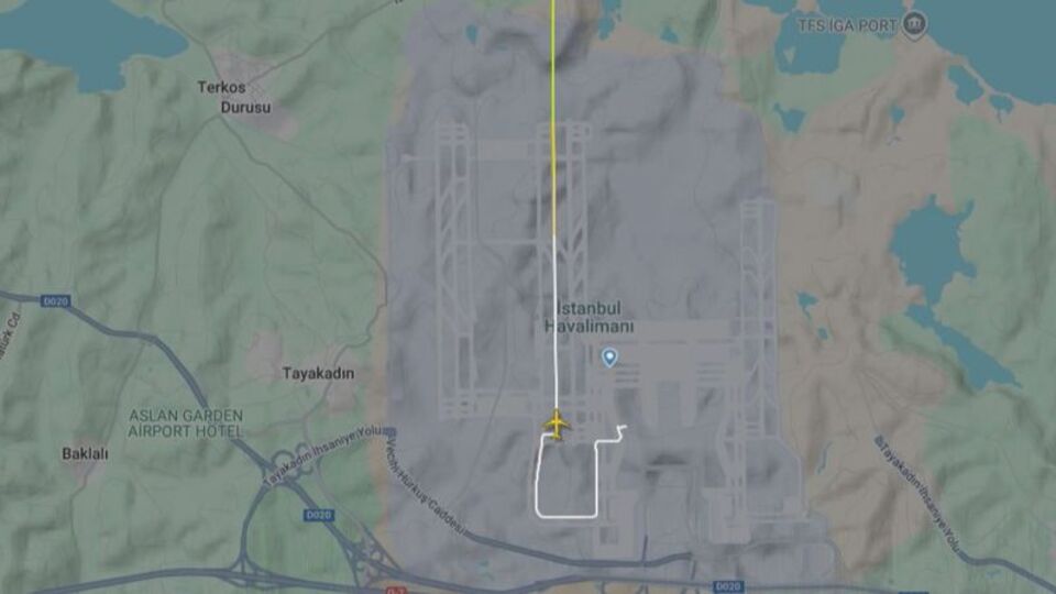 Pilotu rahatsızlanan uçak acil iniş yaptı