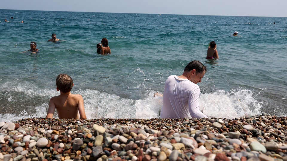 Sıcak hava ve yağmur uyarısı! Bu bölgeler dikkat