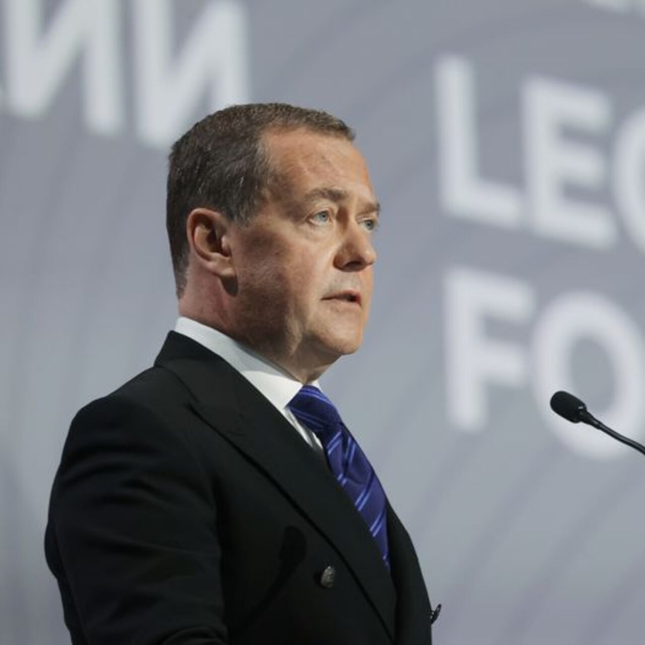 Medvedev: Avrupa, Trump'ı alt edemedi