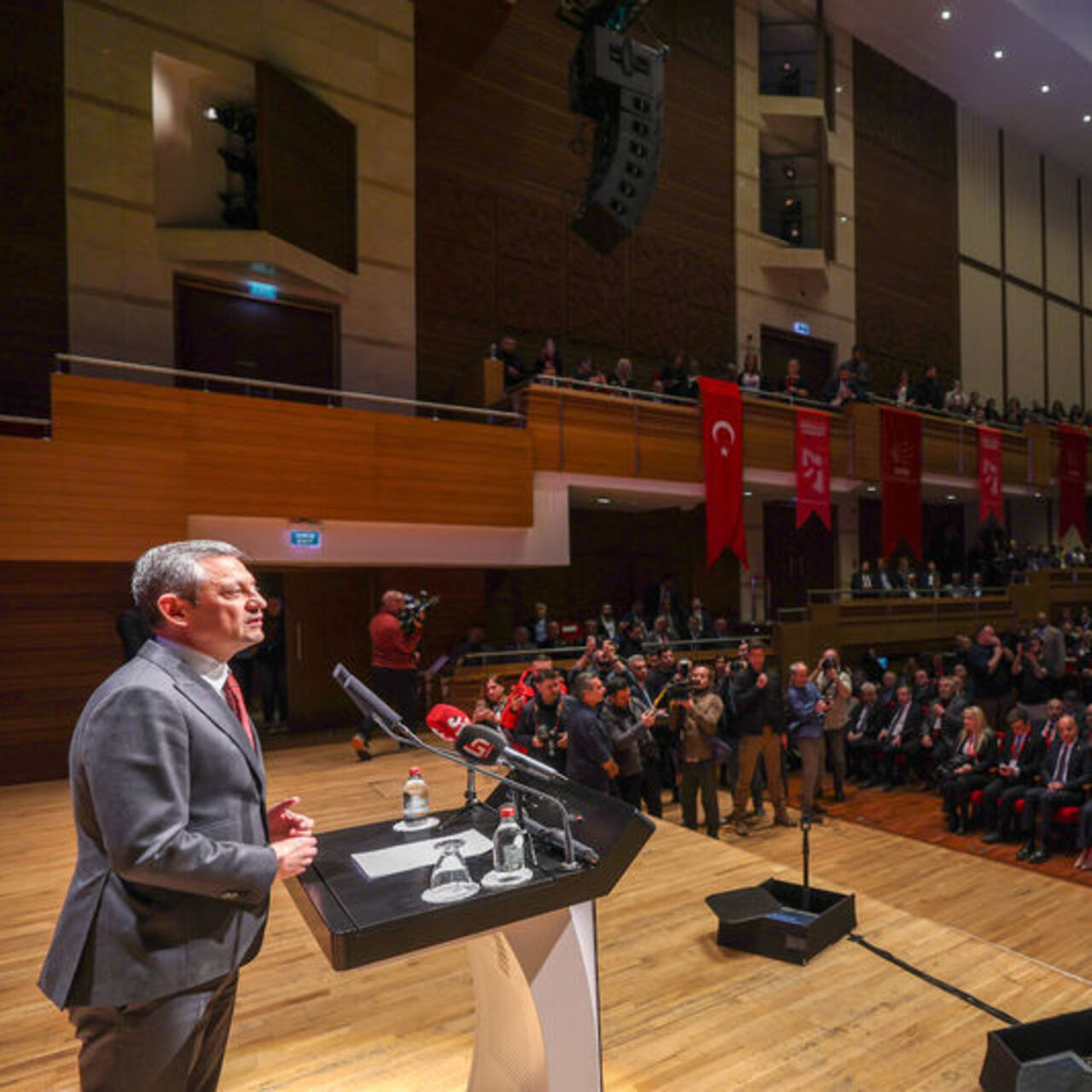 CHP parti programını yeniliyor