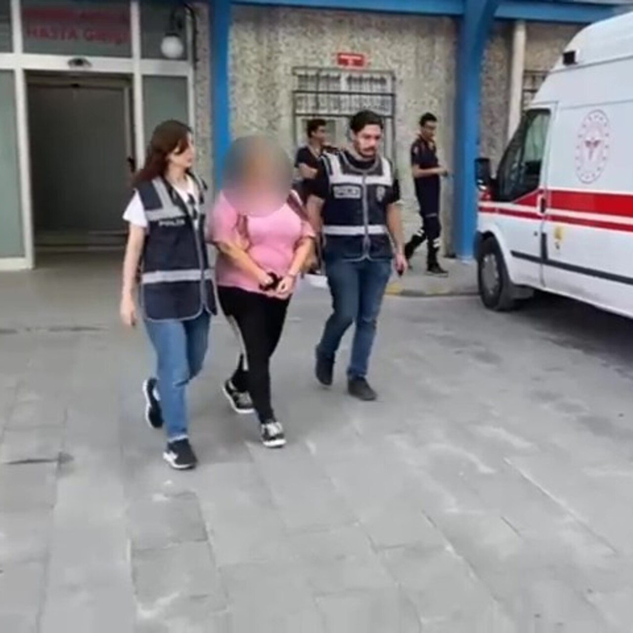 Öldürdüğü kocasını 9 ay küvette sakladı!