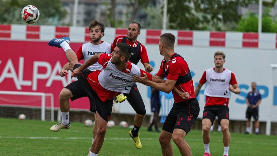 Samsunspor, çalışmalara devam etti