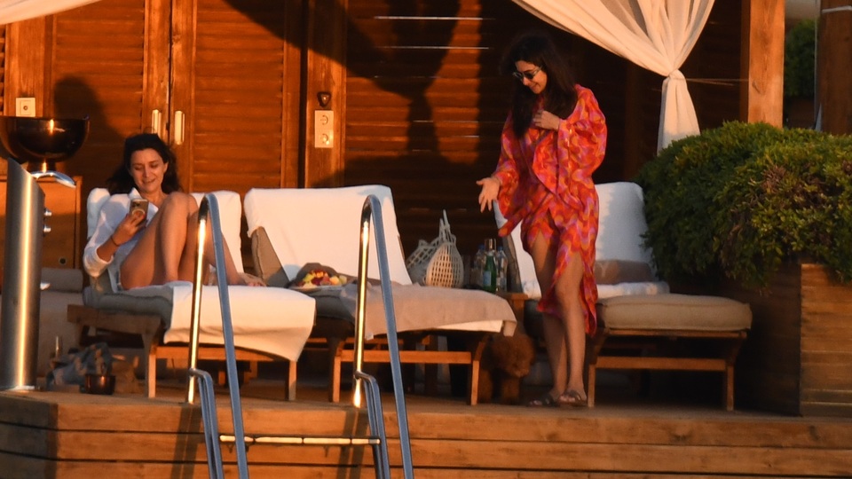 Gün boyunca çıkarmadı