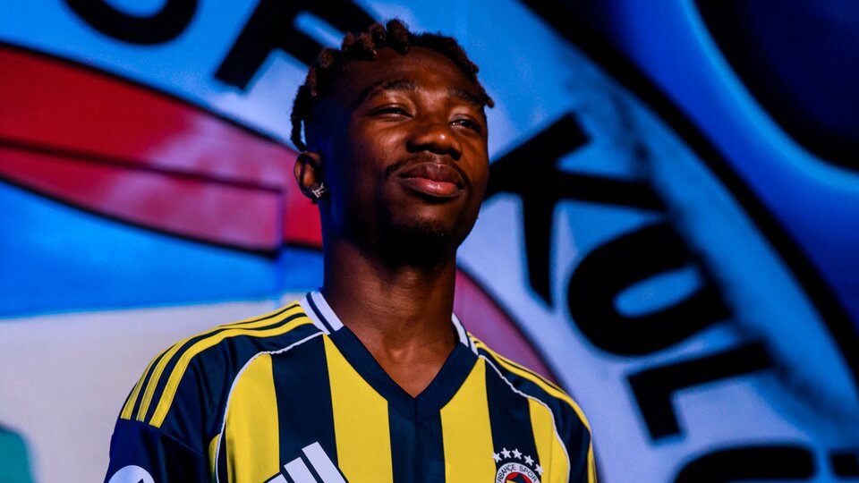 Fenerbahçe transferi açıkladı!