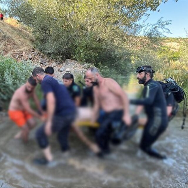 Pülümür Çayı'na giren kişi boğuldu
