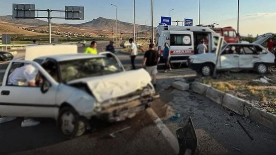 Kayseri'de kaza: 2 ölü, 4 yaralı