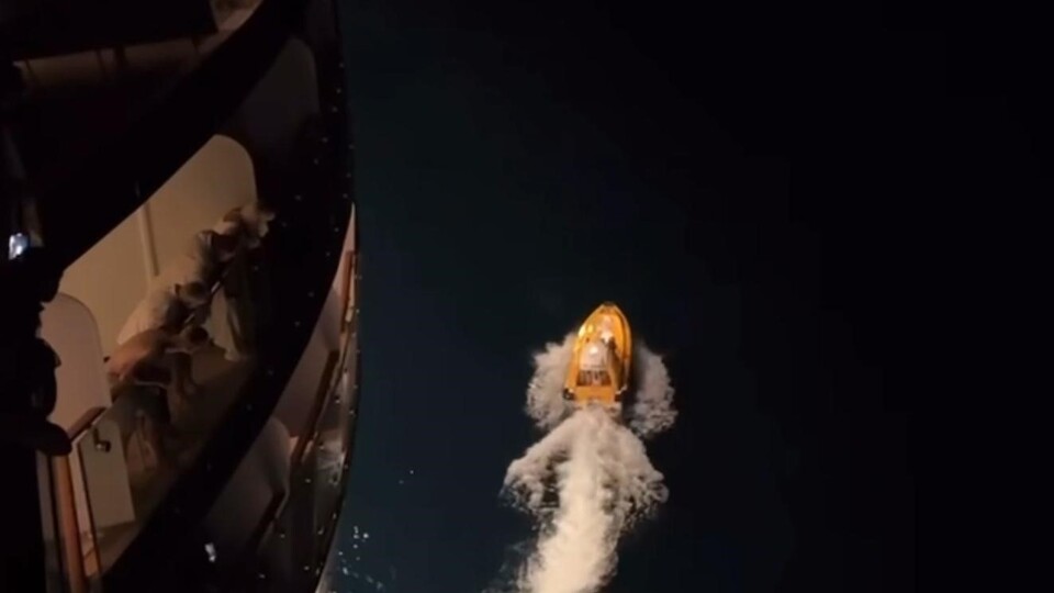 Yolcu gemisinde panik! 1 kişi denize düştü!