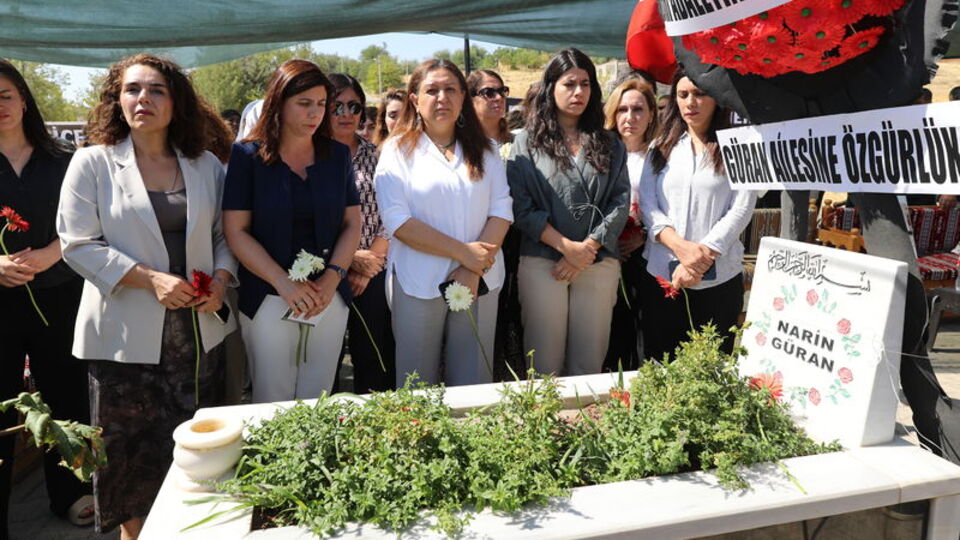 Narin acısı! Mezarı başında anıldı