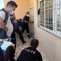 İki kız kardeş ölü bulundu!