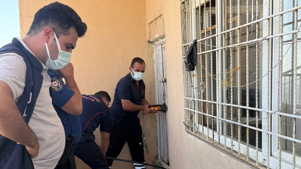 İki kız kardeş ölü bulundu!