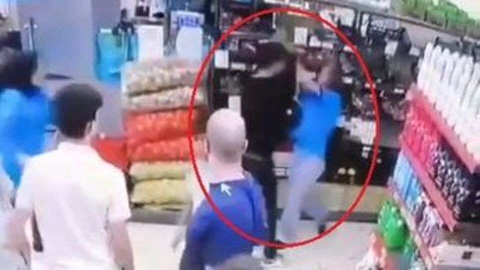 Eski sevgilisini darbedip müşteriyi bıçaklamıştı; tutuklandı