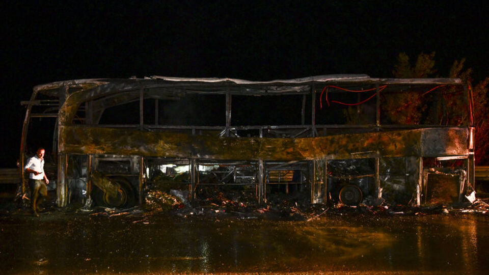 Ankara'da yolcu otobüsü alev alev yandı