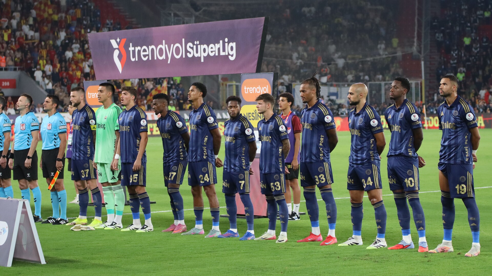 Fenerbahçe'nin Zorlu ZKÜ Sınavı: Kocaelispor Maçında Beklenenler ve Heyecan Dorukta!